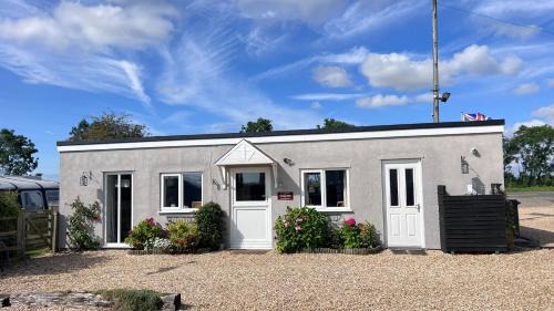 Dogdyke Casa | Runway Cottage