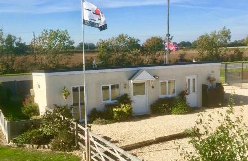 Dogdyke Casa | Runway Cottage