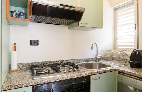 Tel Aviv Apartamento | Ruppin 39 - 2 habitaciones, 2 baños y estacionamiento (Gordon Beach)