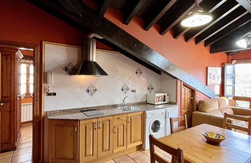 Villaviciosa Apartamento | Apartamento rural Paseo de la Alameda , ideal familias, vistas al río, con wifi