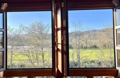 Villaviciosa Apartamento | Apartamento rural Paseo de la Alameda , ideal familias, vistas al río, con wifi