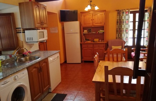 Serantes Cabaña | Apartamento rural (alquiler íntegro) Pumarega para 4 personas