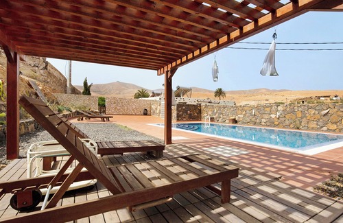 Valle de Santa Ines Casa | Casa rural "Casa del Valle" cerca del Parque Natural con piscina, terraza, jardín y Wi-Fi