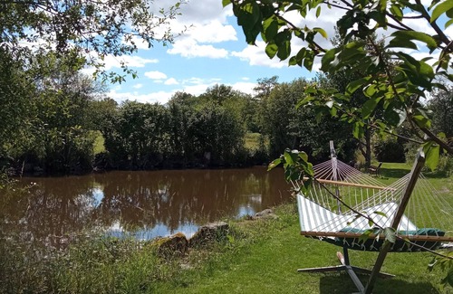 Parsac Casa | rural cottage with garden overlooking the swimming pond