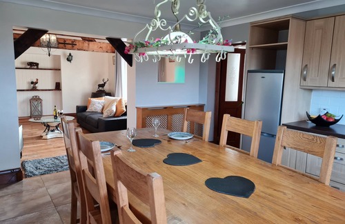 Capel Coch Cabaña | Rural Cottage, Log Burner, Sky, 60 inch TV ,Early check in and large gardens