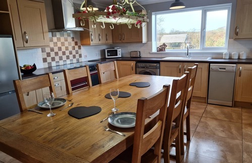 Capel Coch Cabaña | Rural Cottage, Log Burner, Sky, 60 inch TV ,Early check in and large gardens