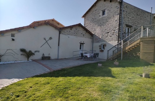 Le Busseau Cabaña | Rural Cottage with garden on the border of the Deux-Sevres and Vendee