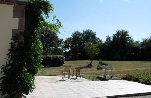 Lurcy-Levis Cabaña | Casa rural con piscina privada en Gran Jardín