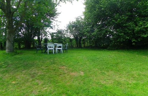 Vivoin Cabaña | Casa rural con jardín en el campo.