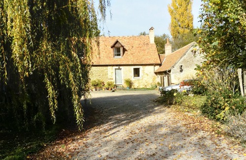 Vivoin Cabaña | Casa rural con jardín en el campo.