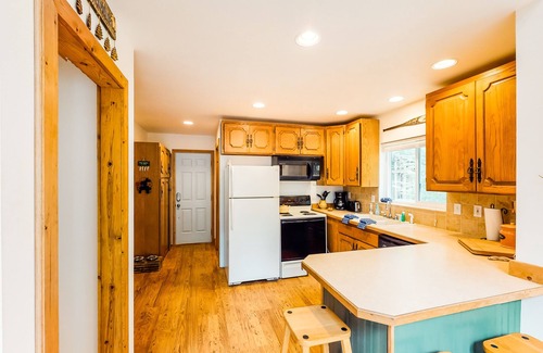 Hoodsport Casa | Rural, dog-friendly home with loft, deck, firepit, private grill, and game room