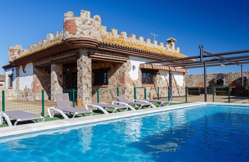 Chiclana de la Frontera Chalet De Esquí | CASA RURAL "EL CASTILLITO"