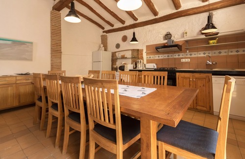 Llampaies Casa | Casa rural 35 personas, Playas de la Costa Brava 17km, barbacoa, piscina,