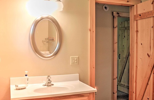 Chautauqua Cabina | 1BR Mayville cabina en 150 acres de bosque!