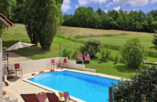 Poullignac Apartamento | Rural Gîtes & Private Pool ★★★★ Countryside retreat for 2 or 4 adults