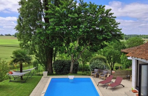 Poullignac Apartamento | Rural Gîtes & Private Pool ★★★★ Countryside retreat for 2 or 4 adults