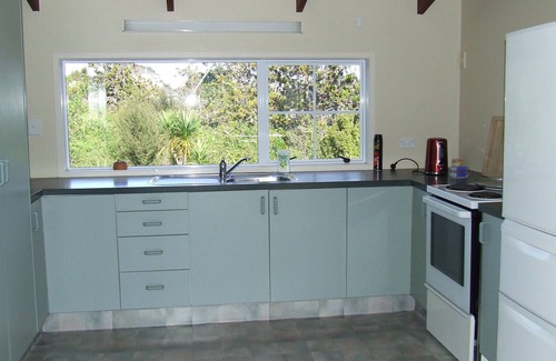 Mahurangi East Cabaña | Rural Getaway! Close to beaches!
