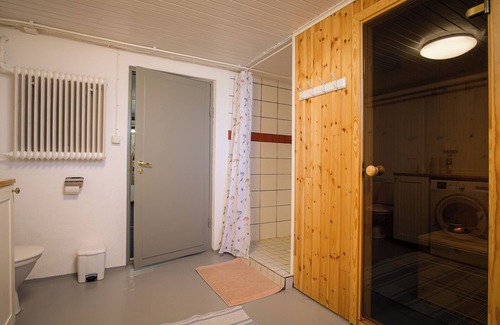 Motala Cama Y Desayuno | Rural guest room near town with fast free Wifi. Pets allowed!