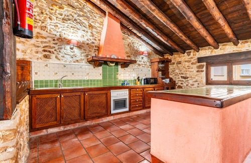 Canet lo Roig Casa | Casa de vacaciones rural 'El Trull' con vistas a la montaña, Wi-Fi y aire acondicionado