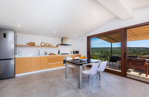 Manacor Casa | Casa Rural "Can Jaume" con piscina, terraza, vistas a la montaña y Wi-Fi