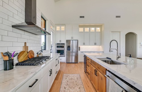 Myra Casa | Rural Home w/Hot Tub < 7 Mi to Winery & Golfing
