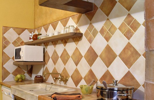 Avinyonet del Penedes Cabaña | Casa Rural con piscina privada en el centro pueblo y cerca montañas y viñas.