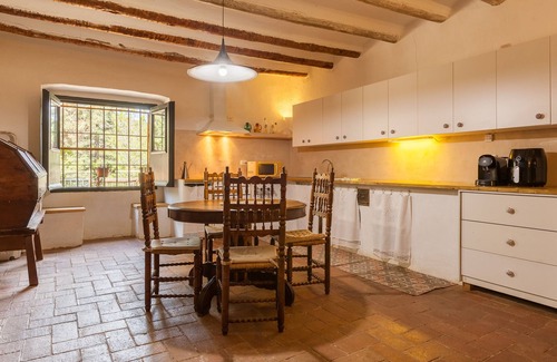 Vallbona d'Anoia Villa | Casa rural "Masia del Siglo XVI" con piscina privada y Wi-Fi