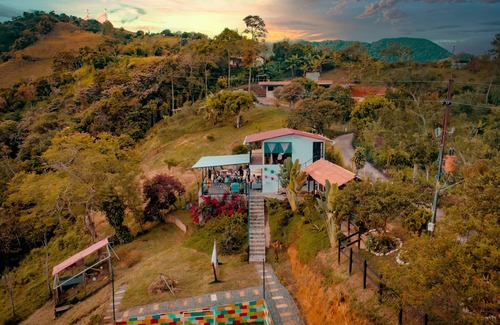 Titiribi Cabaña | casa rural y mirador a solo 30 minutos de titiribi con vistas espectaculares