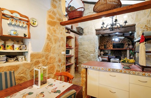 Alicante Casa | Casa rural 'La Cuina De Paqui' con piscina privada, terraza privada y Wi-Fi
