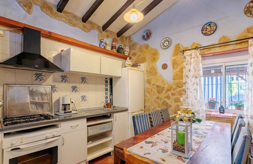 Alicante Casa | Casa rural 'La Cuina De Paqui' con piscina privada, terraza privada y Wi-Fi