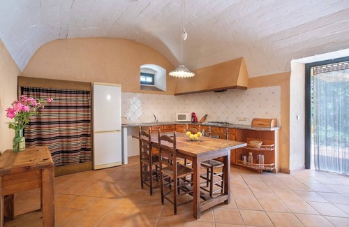 Pins Casa | Casa rural para escapada con piscina y chimenea