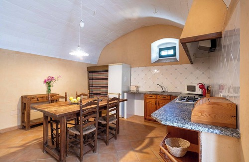 Pins Casa | Casa rural para escapada con piscina y chimenea
