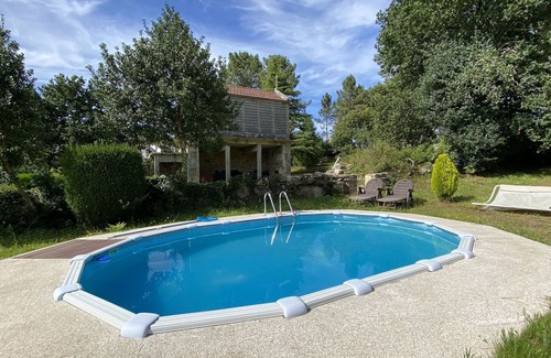 Zas Cabaña | Casa Rural (Alquiler íntegro) para 7-9 personas. A Casa do Muiñeiro