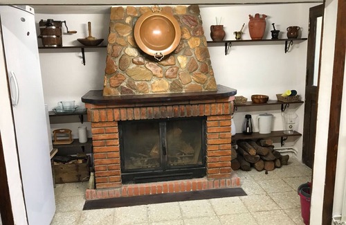 Mesones Cabaña | Casa rural ideal para grupos familiares o de amigos, con piscina y barbacoa.