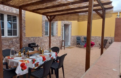 Teguitar Casa | Rural house, in a quiet setting, 7 km from the beach.