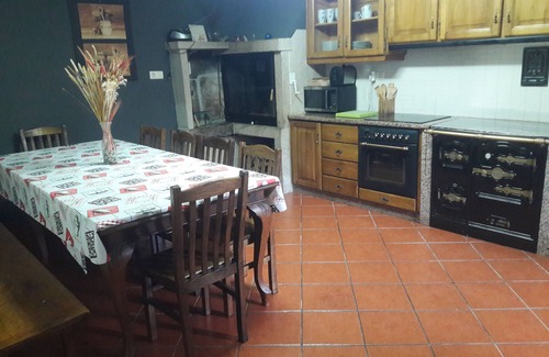 Merza Cabaña | Casa rural integra hasta 12 pers en el centro de Galicia prox a Santiago