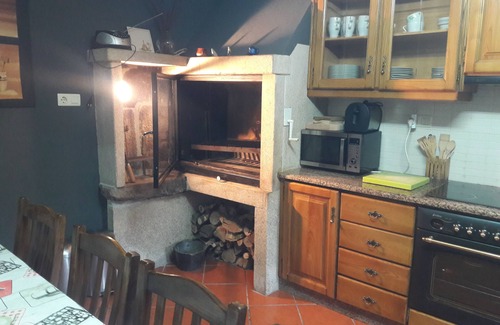 Merza Cabaña | Casa rural integra hasta 12 pers en el centro de Galicia prox a Santiago