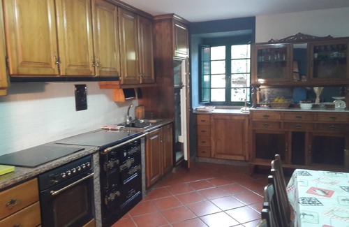 Merza Cabaña | Casa rural integra hasta 12 pers en el centro de Galicia prox a Santiago