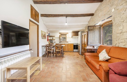 Gargalla Casa | Casa rural 'La Caseta De Sant Grau' con vistas a la montaña, piscina compartida y Wi-Fi