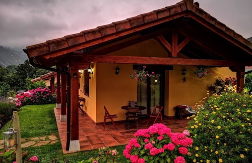 Margolles Chalet De Esquí | Casa rural LA MONTAÑA. 2-4 personas. Entre el Mar y la Montaña.