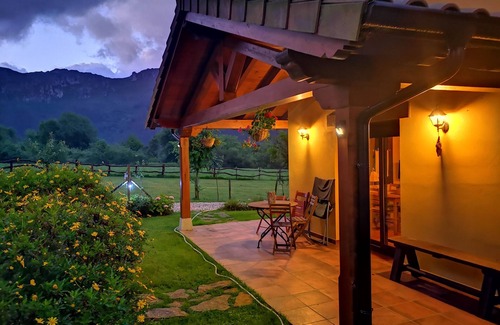 Margolles Chalet De Esquí | Casa rural LA MONTAÑA. 2-4 personas. Entre el Mar y la Montaña.