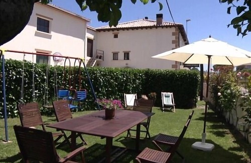 Amescoa Baja Cabaña | Casa Rural en Parque Natural Urbasa ideal para familias jardin culumpios