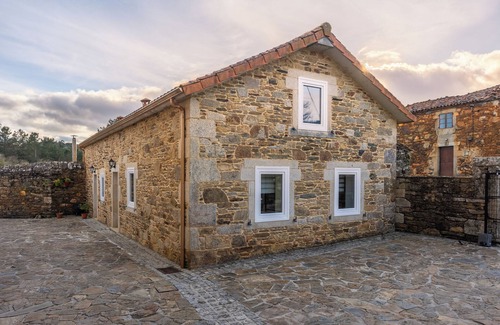 Coristanco Casa | Casa rural situada en un entorno natural y tranquilo en una finca de 10000 mts