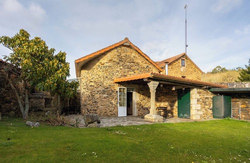 Coristanco Casa | Casa rural situada en un entorno natural y tranquilo en una finca de 10000 mts