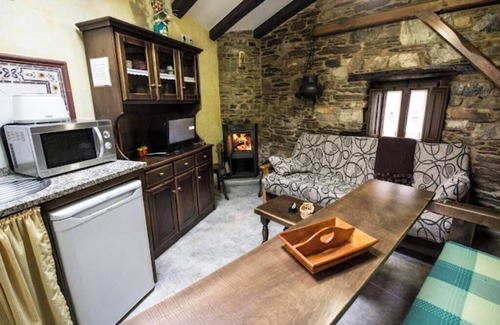 Aldeguer Cabaña | Casa Rural Lugo (APARTAMENTO A LAREIRA)