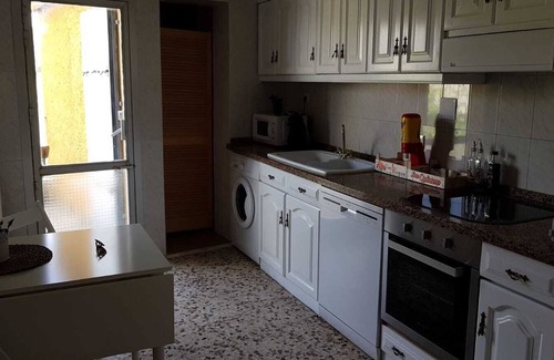 Ambel Casa | Casa Rural Villa de Ambel alquiler completo. 300m2 solo para tí con jardín y bbq