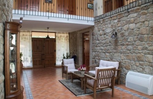 Cadalso Villa | Casa Rural con 10 Habitaciones en Sierra de Gata Extremadura