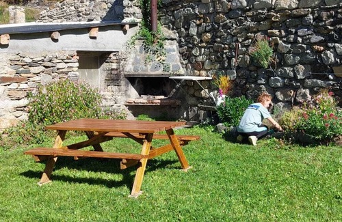 Vilaller Apartamento | Rural House with authentic apartments 1.340m, with garden, bbq and terrace