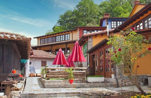 Pola de Lena Cabaña | CASA RURAL CON VISTAS A LAS MONTAÑAS VERDES ASTURIANAS