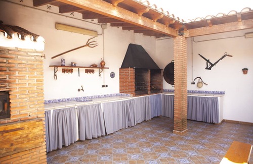 Rio Velez Cabaña | Casa rural con piscina. Vistas al mar y la montaña.